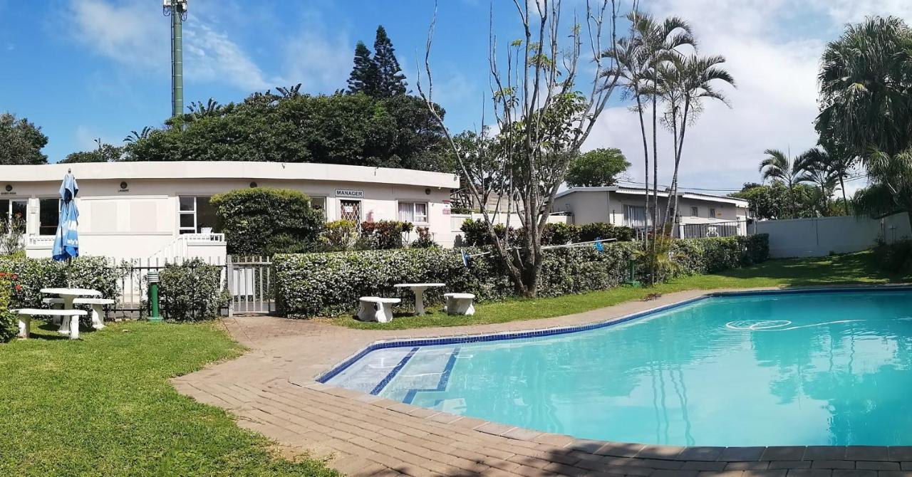 At 4 Umzumbe Beach Apartment, Mangrove Beach Estate Melville  Экстерьер фото