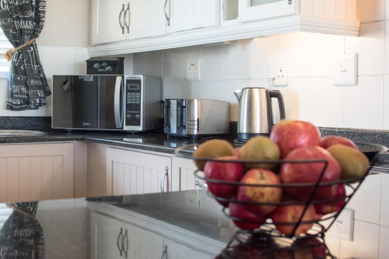 At 4 Umzumbe Beach Apartment, Mangrove Beach Estate Melville  Экстерьер фото