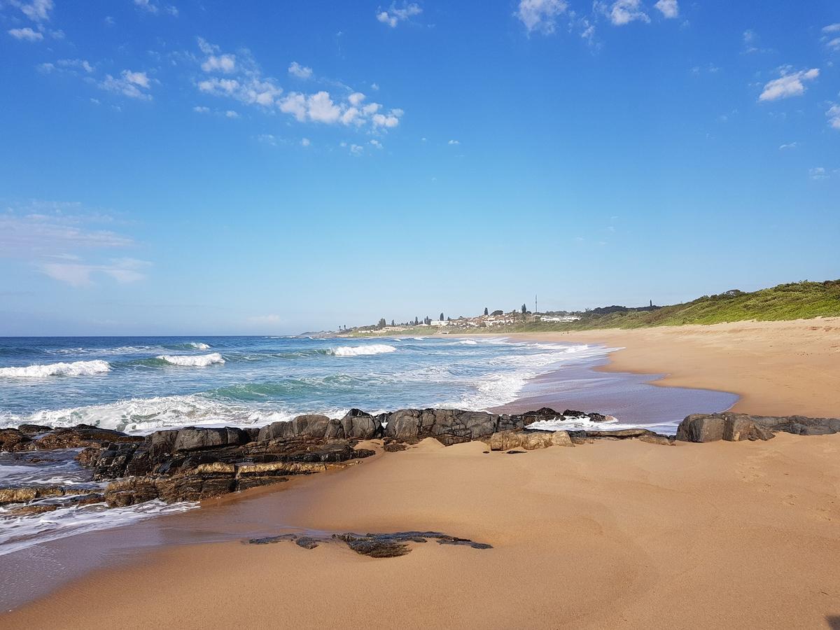 At 4 Umzumbe Beach Apartment, Mangrove Beach Estate Melville  Экстерьер фото