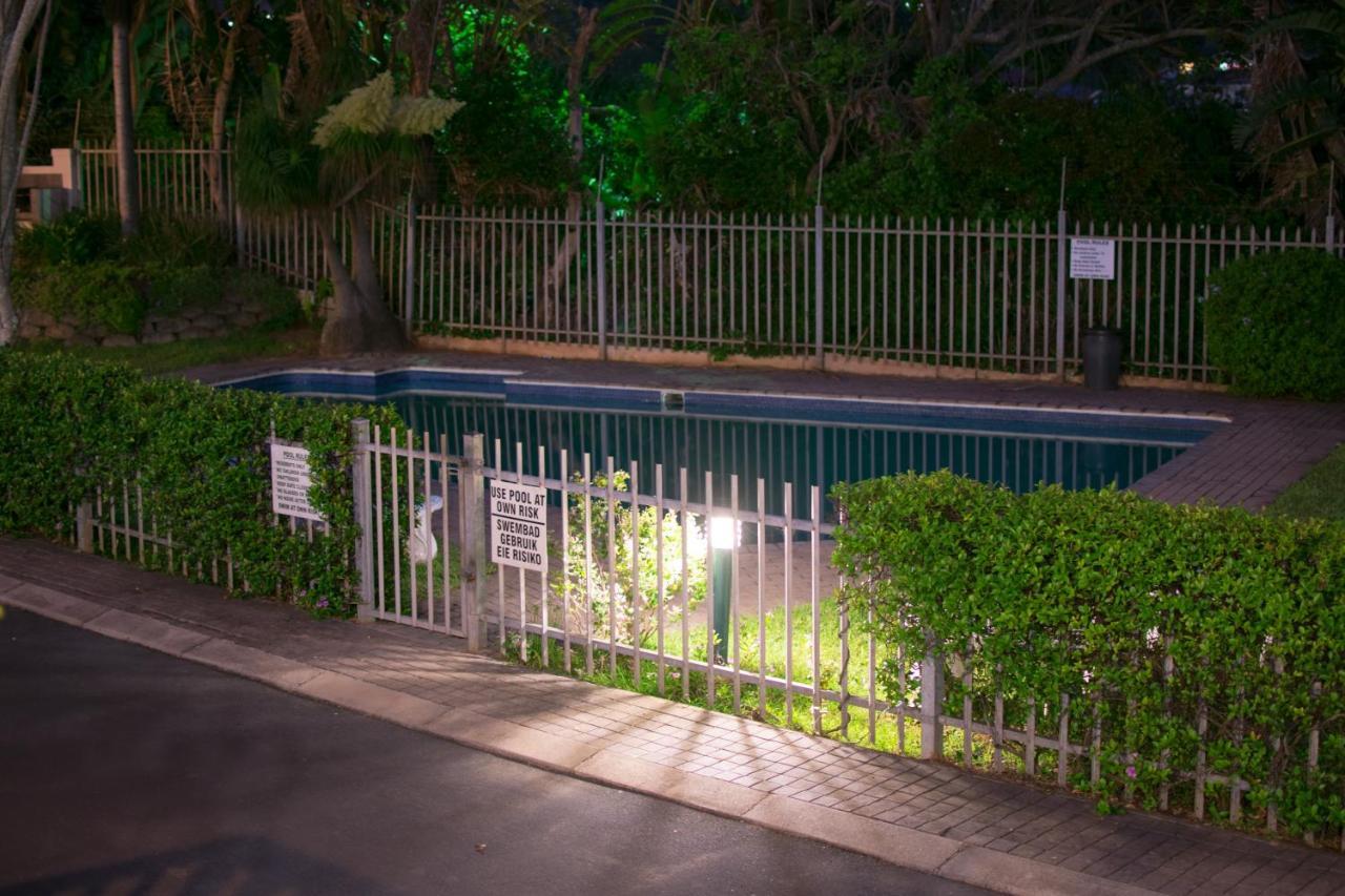 At 4 Umzumbe Beach Apartment, Mangrove Beach Estate Melville  Экстерьер фото